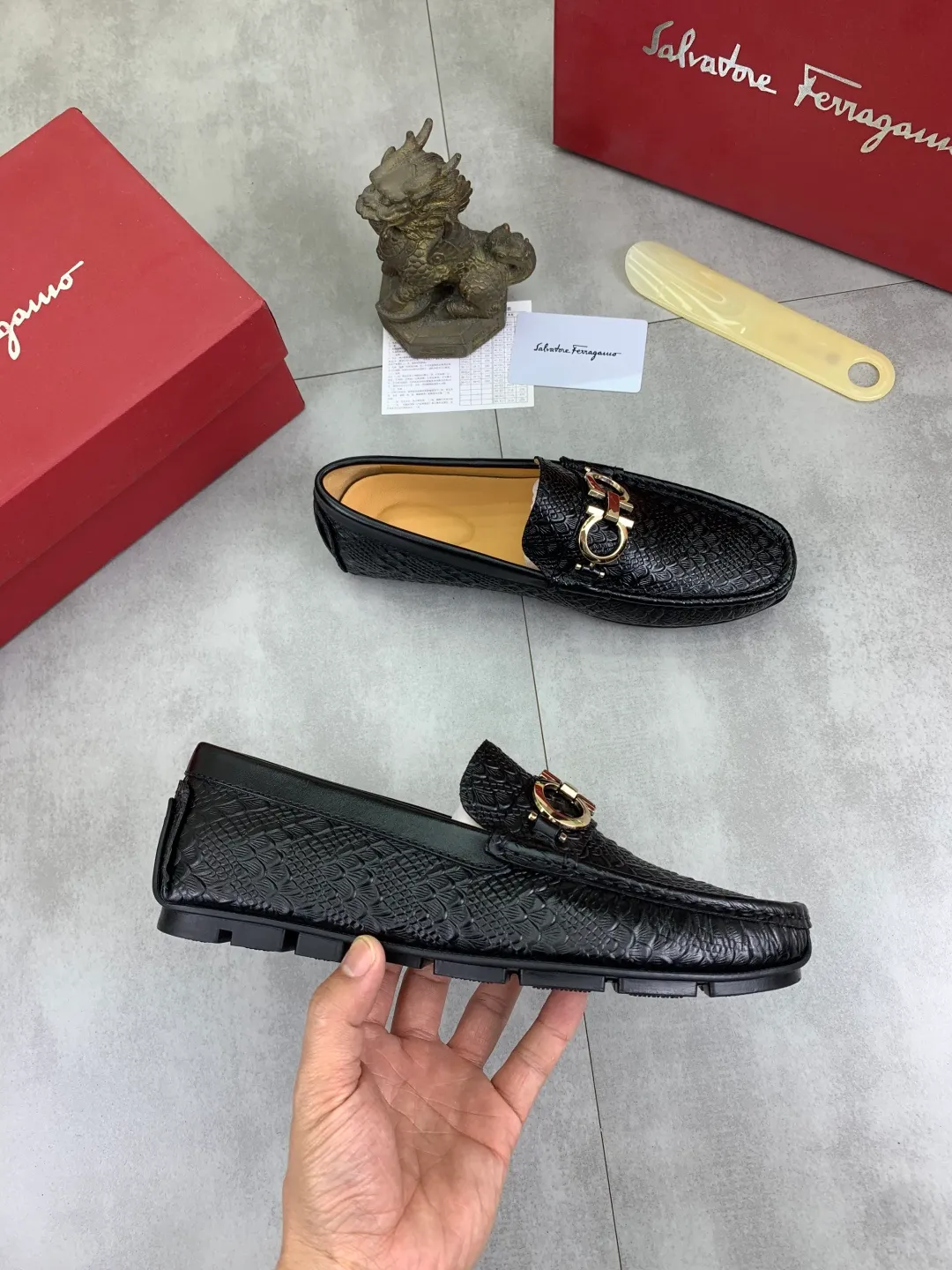 Men's Men's Shoes💰P380💰[New Style] Water-dyed Pigli 🆘(Available for own brands) [Salvatore Ferragamo] Ferragamo's latest casual beanie shoes for men! Available at counters simultaneously! The fabric is made of specially imported original calfskin, and the interior is made of imported water-dyed pigskin. It is absolutely luxurious and leads the fashion trend. Matching code: 38-45 black optional